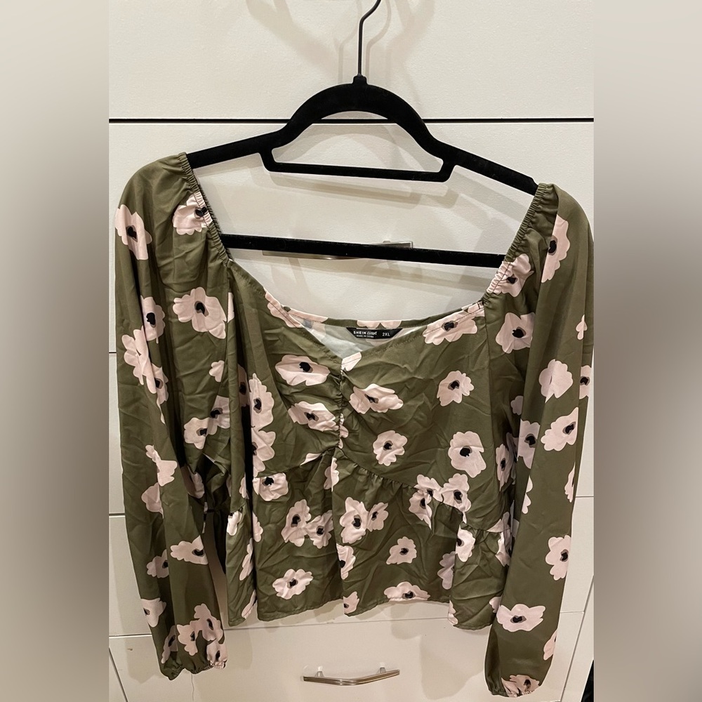 XL Floral Shein Cropped Blouse